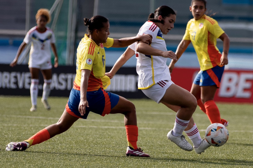 Vinotinto femenina