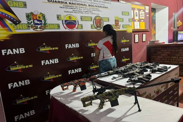 Táchira l Detienen a mujer con ocho armas de fuego