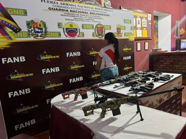 Táchira l Detienen a mujer con ocho armas de fuego