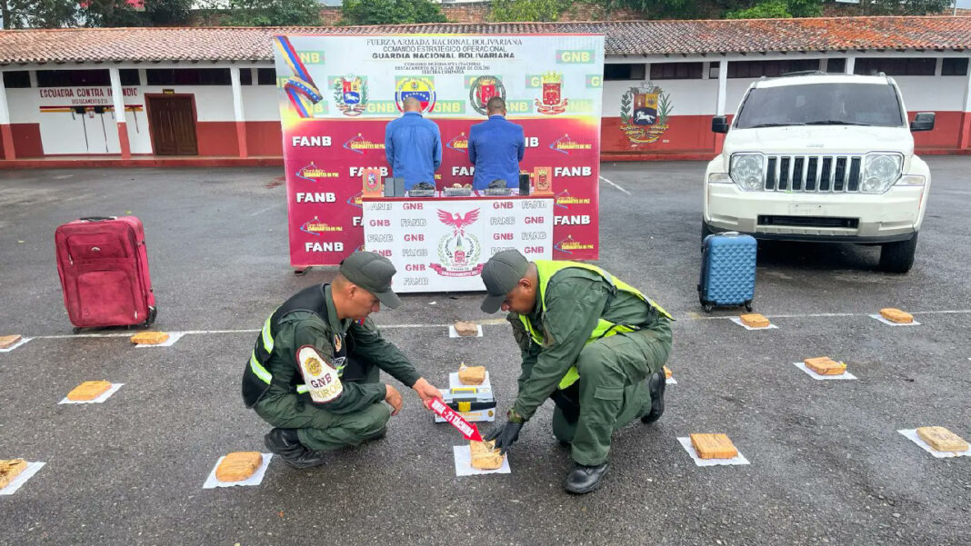 GNB detienen a dos personas con más de 30 kilos de cocaína