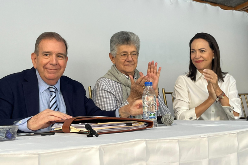 Edmundo González y MCM se reunieron con equipo de AD