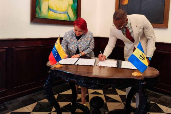 Venezuela y Barbados firman acuerdo en materia turística