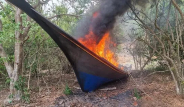 FANB destruyó narco-peñero en el estado Sucre