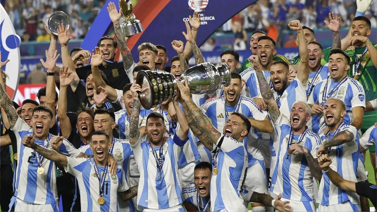 FIFA abrió investigación por cánticos racistas de futbolistas argentinos