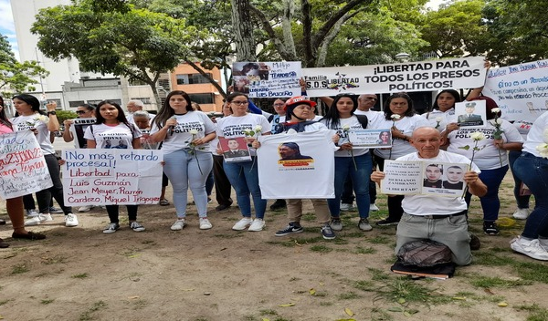 Familiares de presos políticos protestan