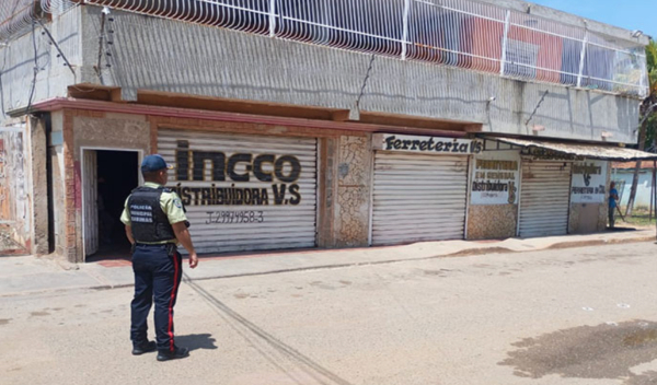 Cabimas | Sujetos arremeten a tiros contra una ferretería