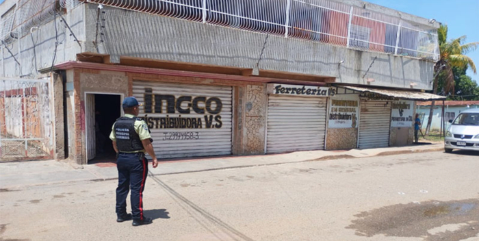 Cabimas | Sujetos arremeten a tiros contra una ferretería