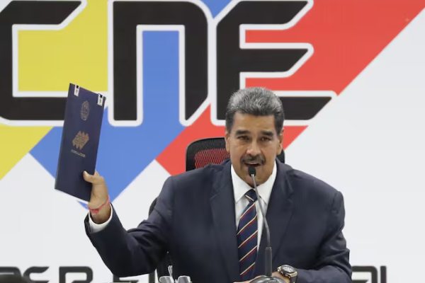 CNE proclamó a Maduro