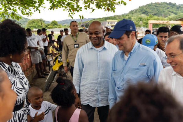 Cancilleres de Colombia y Panamá visitan zona fronteriza del Darién