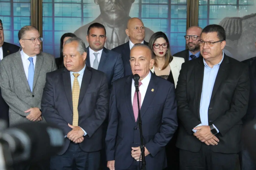 Representantes de la MUD, UNT Y MPV se pronuncian tras la citación del TSJ