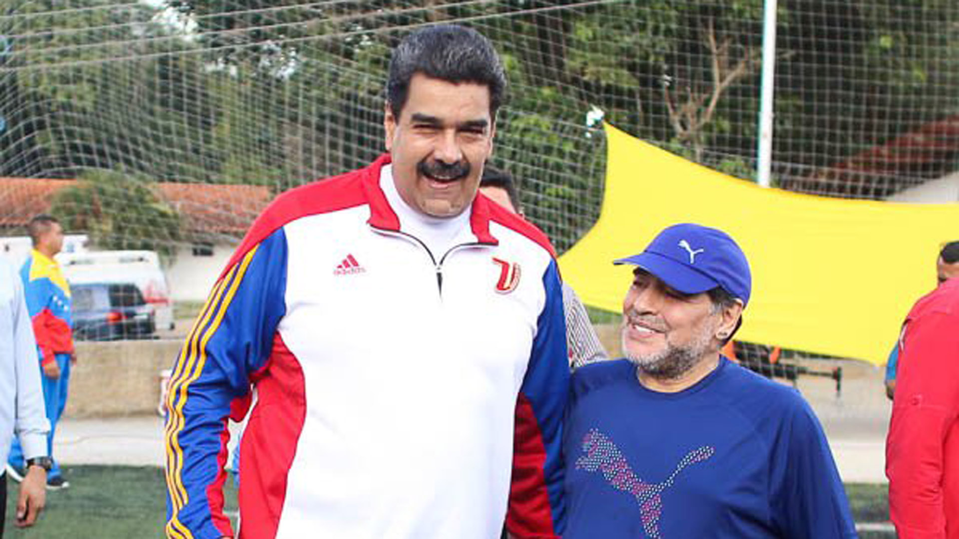 Maduro pide al espíritu de Maradona que espante a Javier Milei