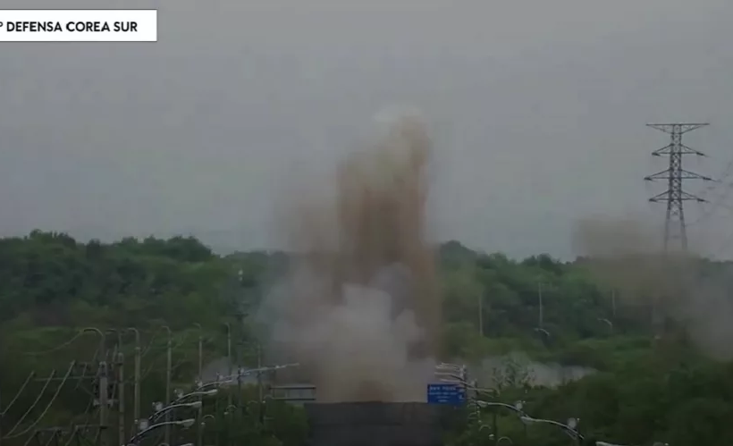 Explosión entre carreteras que conectan Corea del Norte y del Sur