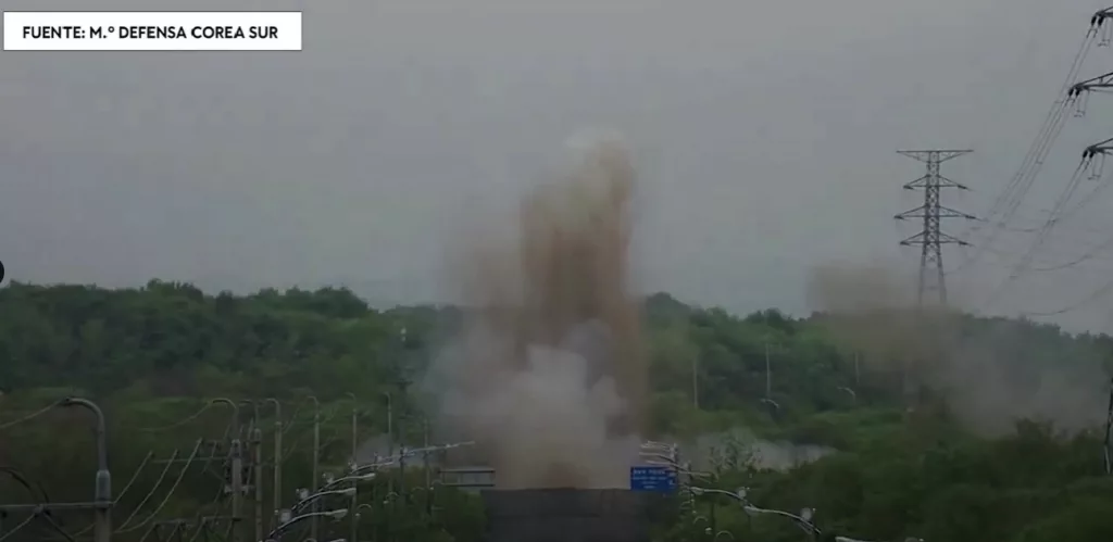 Explosión entre carreteras que conectan Corea del Norte y del Sur