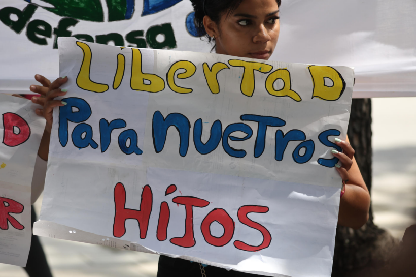 madre de un joven detenido