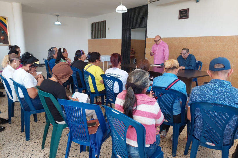 Profesores jubilados del Zulia exigen pago de prestaciones sociales