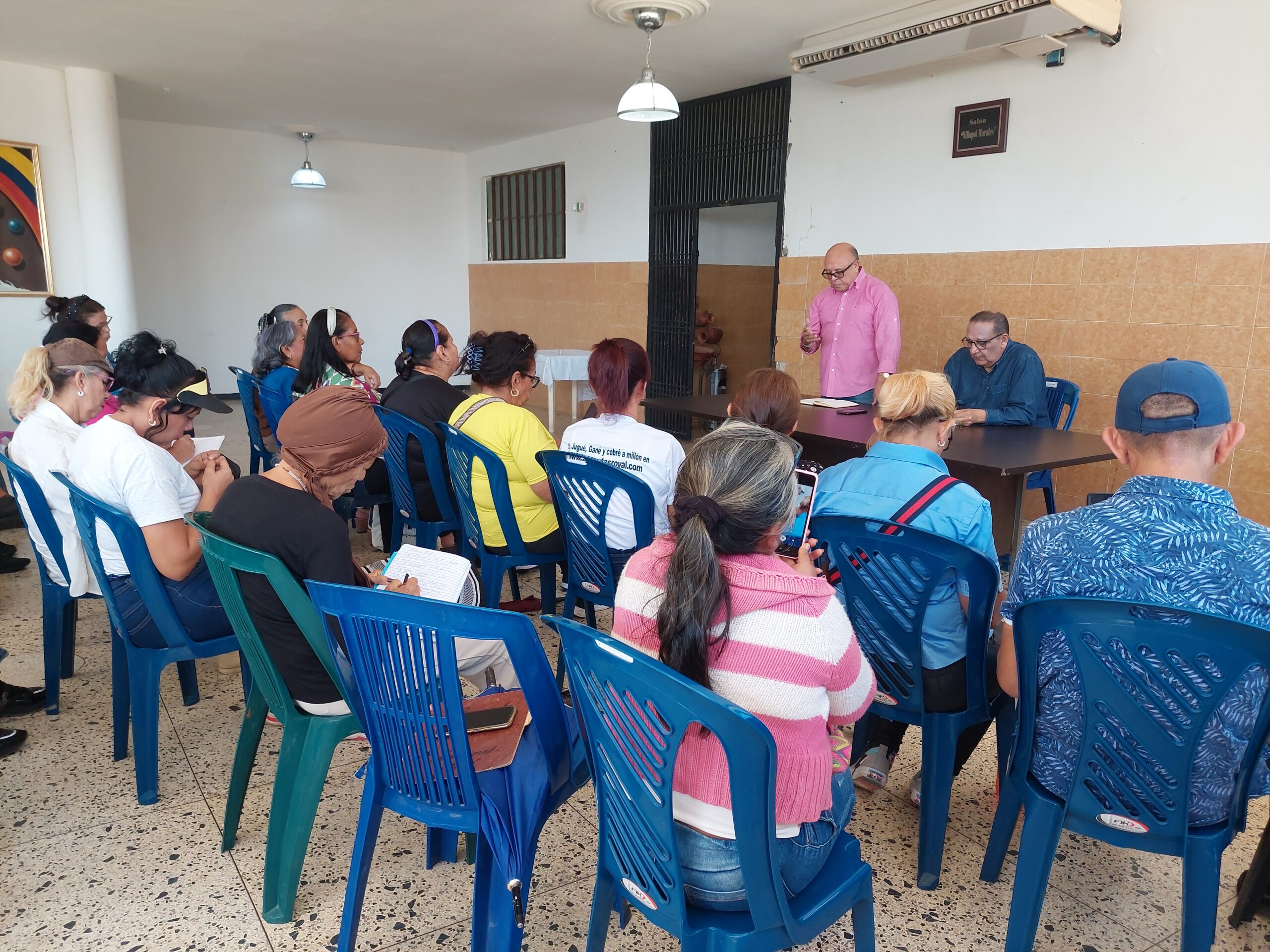 Profesores jubilados del Zulia exigen pago de prestaciones sociales