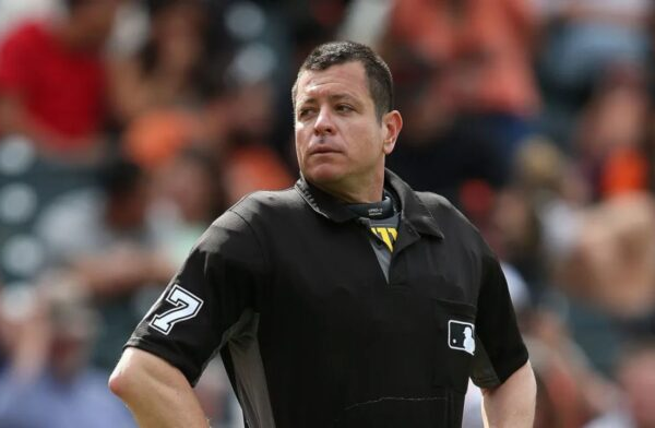 Carlos Torres será el umpire principal del juego inaugural de la Serie Mundial