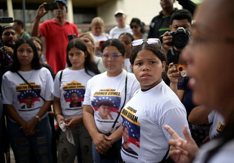 ABC | Ministerio Público pide 10 años de prisión para adolescentes detenidos en protestas poselectorales