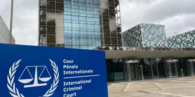 Oposición venezolana pide a la UE reclamar a la CPI una orden de detención contra Maduro