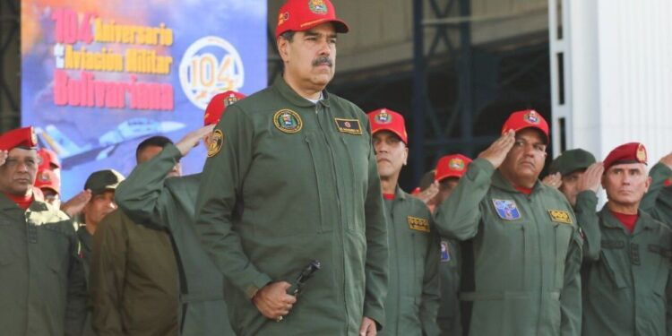 ¡Insólito! Maduro condecorará a 21 funcionarios sancionados por Estados Unidos