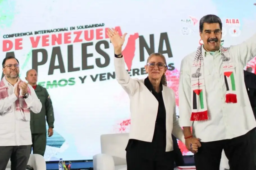 Maduro asegura que las redes sociales están “alineadas” para “colonizar y destruir” a Venezuela