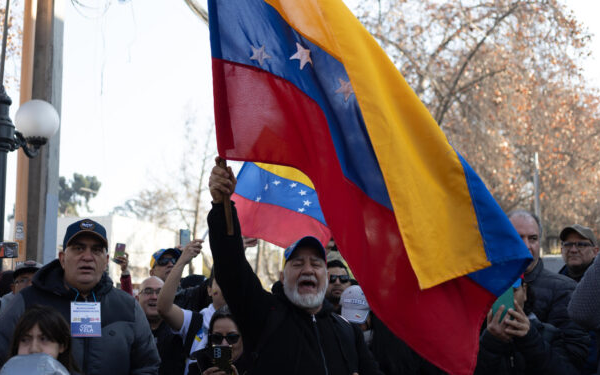 Chile evaluará la regularización de los migrantes que tengan trabajo