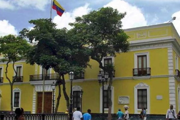 Venezuela rechaza orden de captura contra Ortega y Murillo librada por un juez argentino