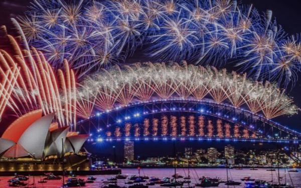 Australia recibe el 2025 con un gran espectáculo de fuegos artificiales