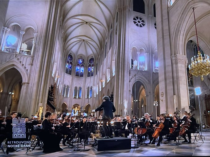 Gustavo Dudamel brilló en la reapertura de la catedral de Notre Dame