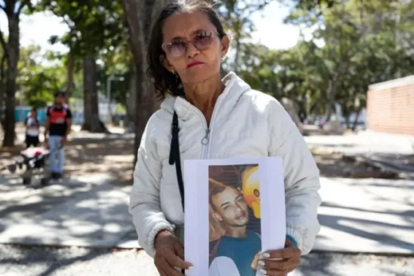 Madre de Carlos Valecillo denuncia desde Tocorón que tiene 40 horas sin fe de vida de su hijo