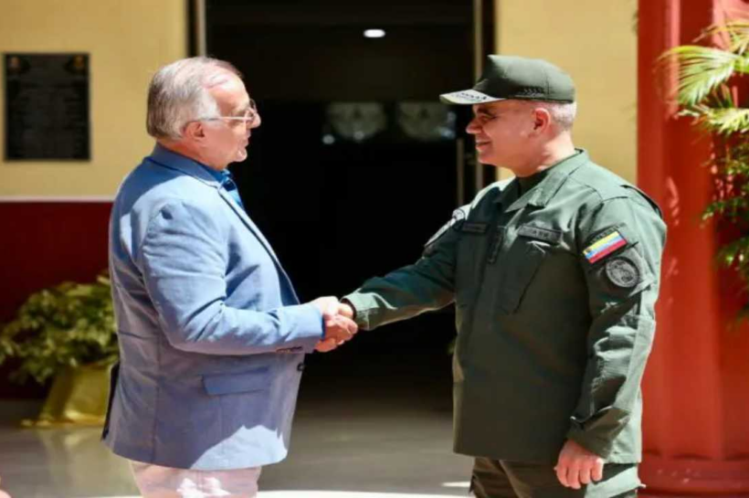 Padrino López rechaza campañas que vinculan a Venezuela con grupos armados ilegales