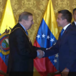 Edmundo González recibe la Orden Nacional al Mérito en Ecuador