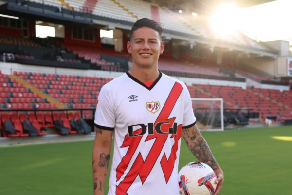 James Rodríguez sale del Rayo Vallecano