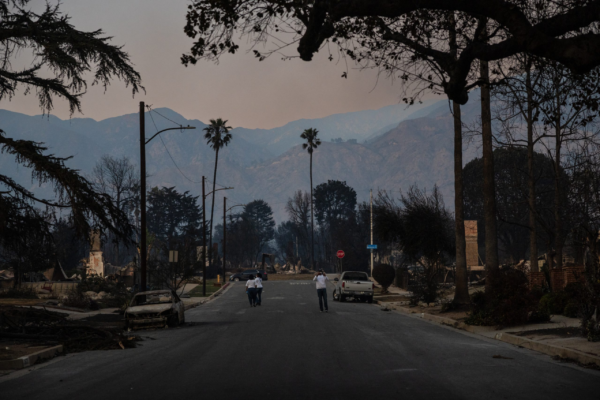 Incendios en Los Ángeles devastan hogares de celebridades