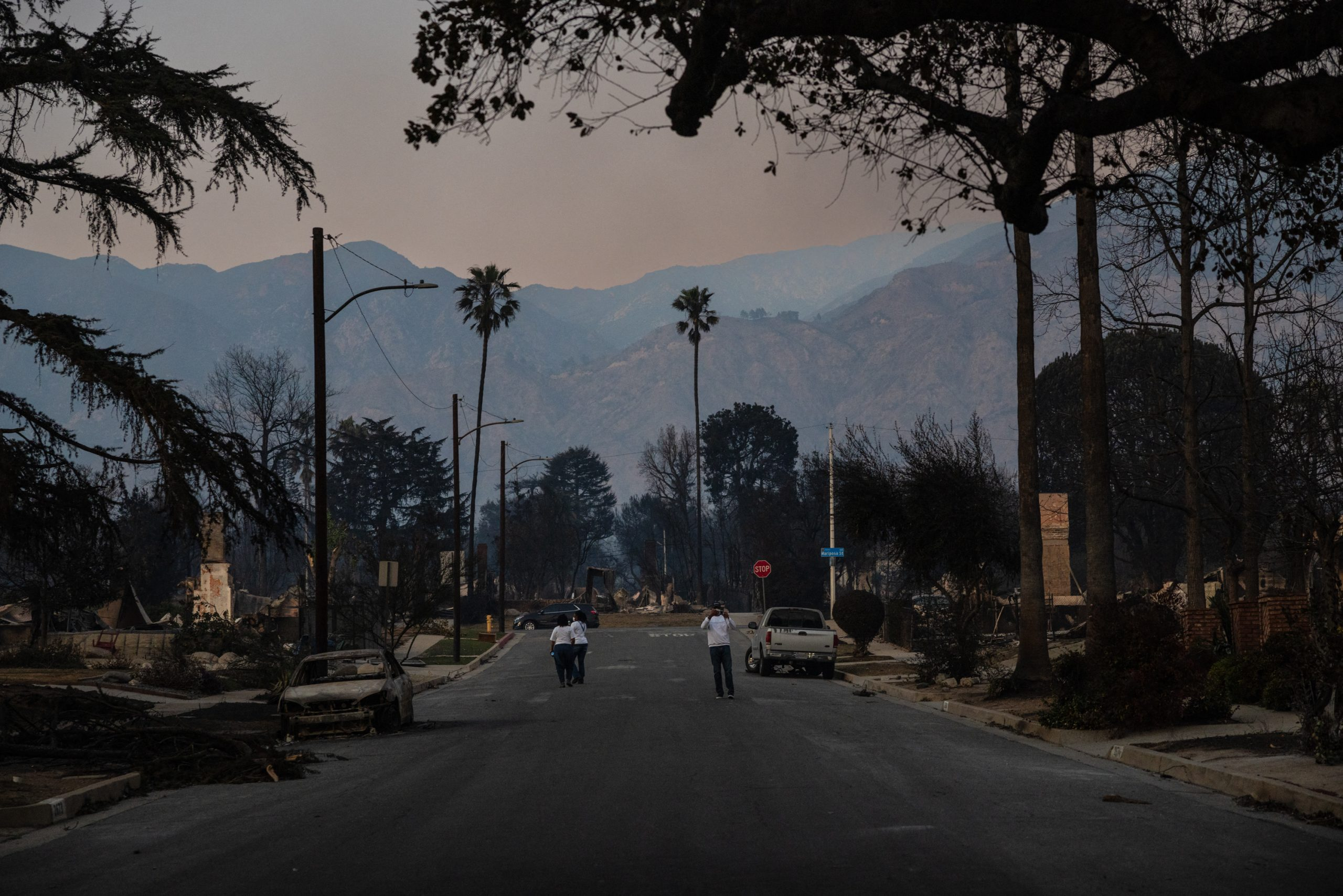 Incendios en Los Ángeles devastan hogares de celebridades