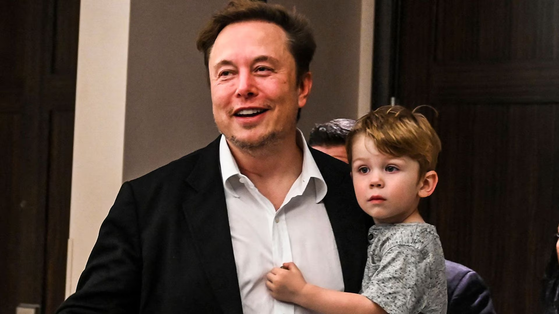 Hijo de Elon Musk se roba la atención durante rueda de prensa en el Despacho Oval