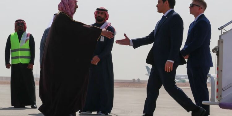 Marco Rubio llegó a Arabia Saudita para iniciar conversaciones sobre el fin de la guerra en Ucrania