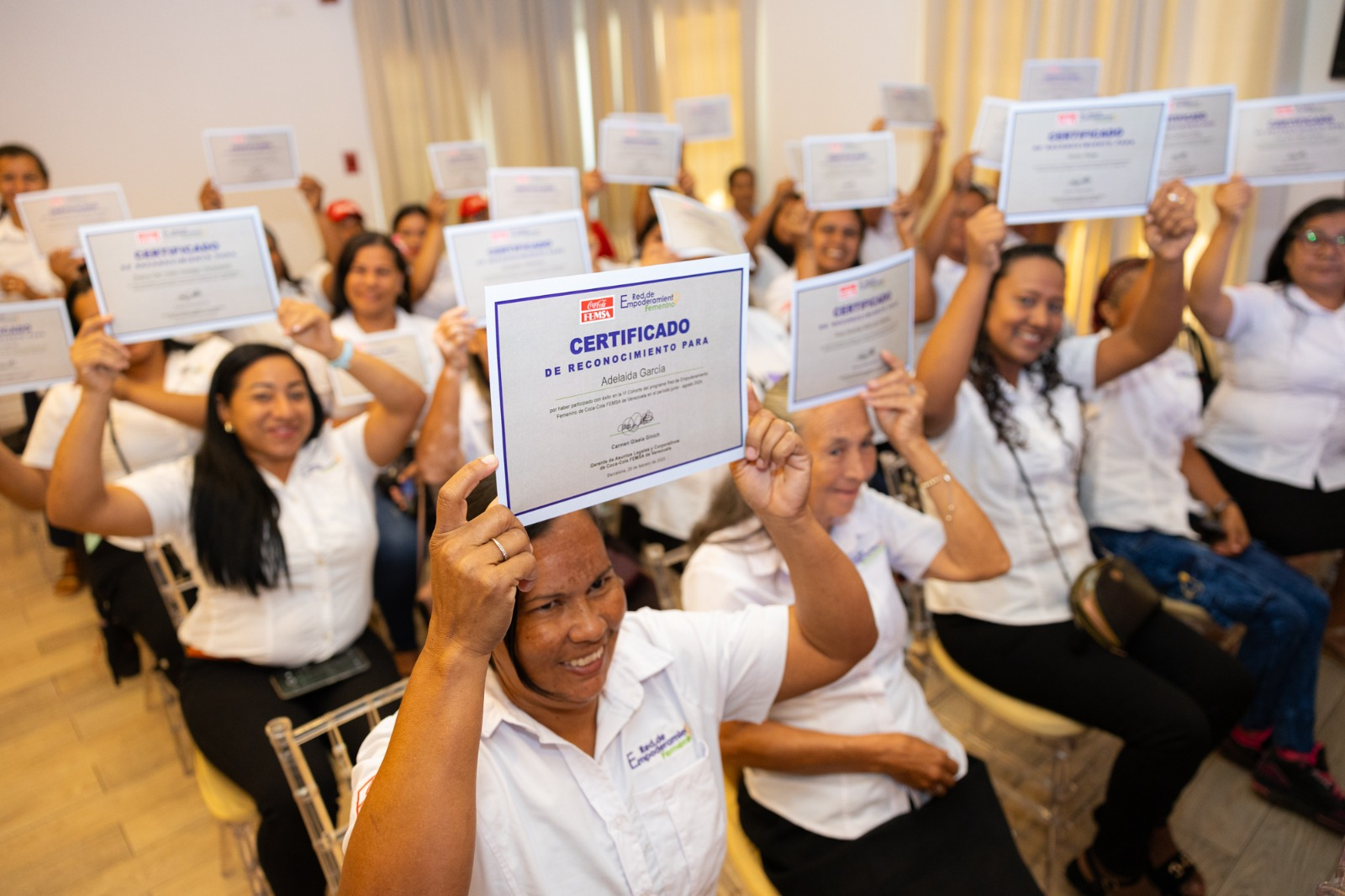 Coca-Cola Femsa Venezuela gradúa la primera cohorte de la Red de Empoderamiento Femenino en BarcelonaCoca-Cola Femsa Venezuela gradúa la primera cohorte de la Red de Empoderamiento Femenino en Barcelona