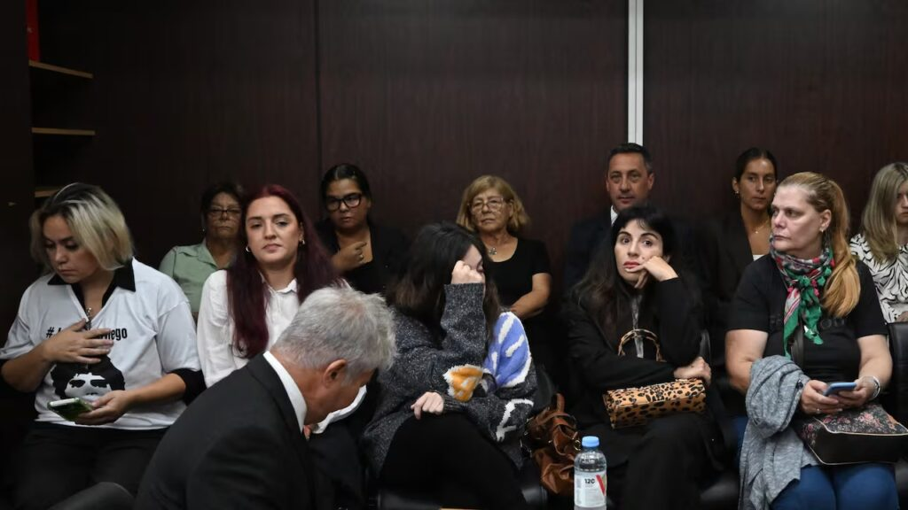 Hijas de Maradona no podrán asistir al juicio hasta que tengan que declarar