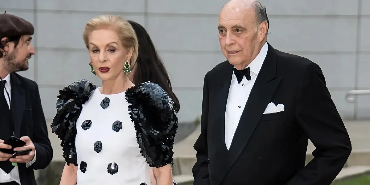 Difunden imágenes del funeral del esposo de Carolina Herrera en Nueva York