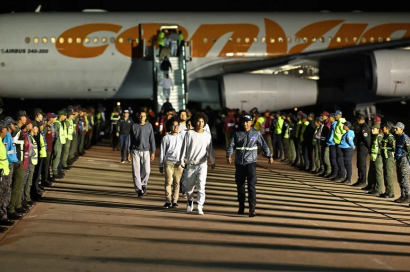 178 venezolanos llegan al país tras ser expulsados de Estados Unidos