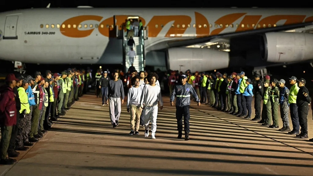 178 venezolanos llegan al país tras ser expulsados de Estados Unidos