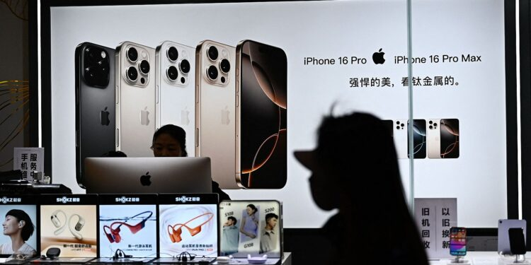 China pide a EEUU la cancelación completa de aranceles tras la exención sobre electrónica