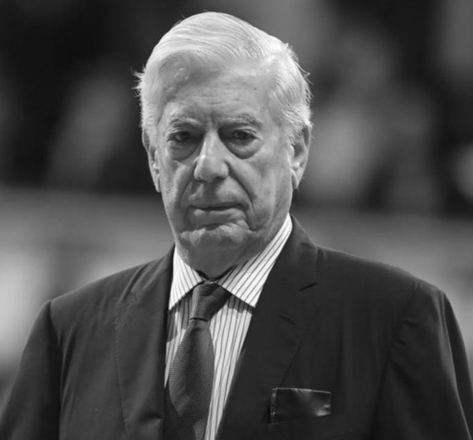 El escritor peruano Mario Vargas Llosa falleció el domingo 13 de abril de 2025 en Lima, Perú, a los 89 años, rodeado de su familia.