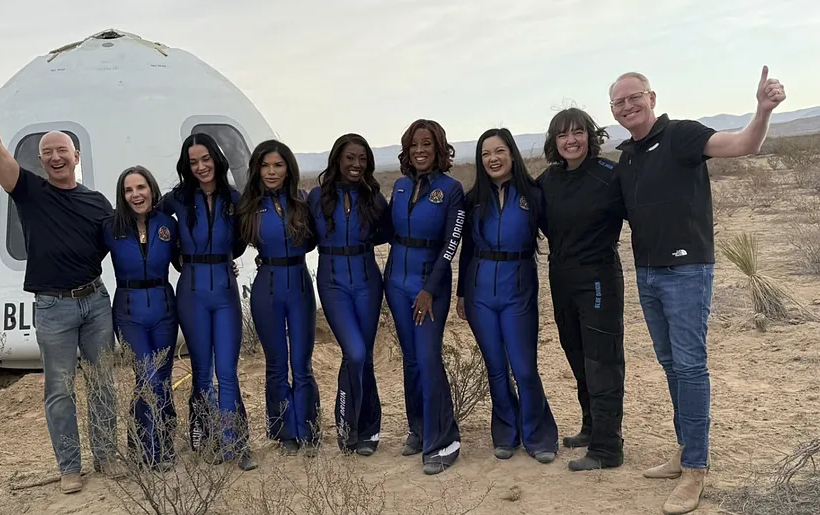 Katy Perry vuela al espacio en la primera misión compuesta exclusivamente por mujeres