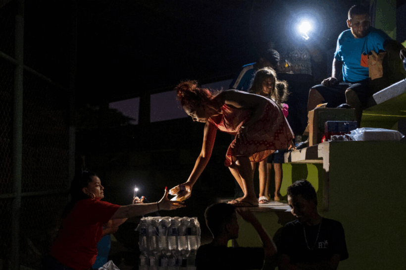 Un 60 % de Puerto Rico recupera el servicio eléctrico tras el apagón general