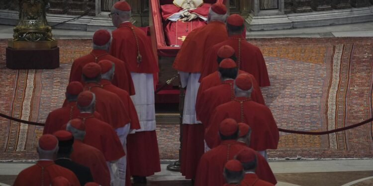 Luto en el vaticano acabará el 4 de mayo para seguir con el cónclave