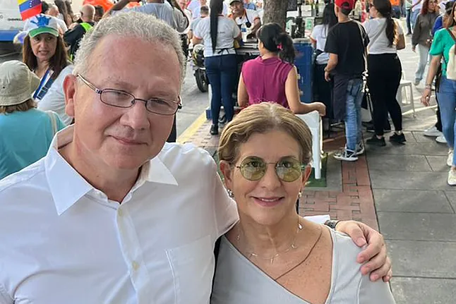 Esposa de Perkins Rocha: «No he tenido derecho a una llamada de mi esposo y mucho menos a una visita»