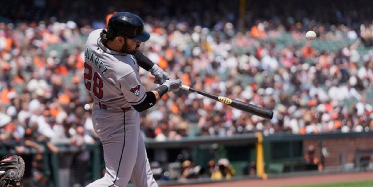 Eugenio Suárez hace historia y se convierte en el cuarto venezolano con más jonrones en la MLB