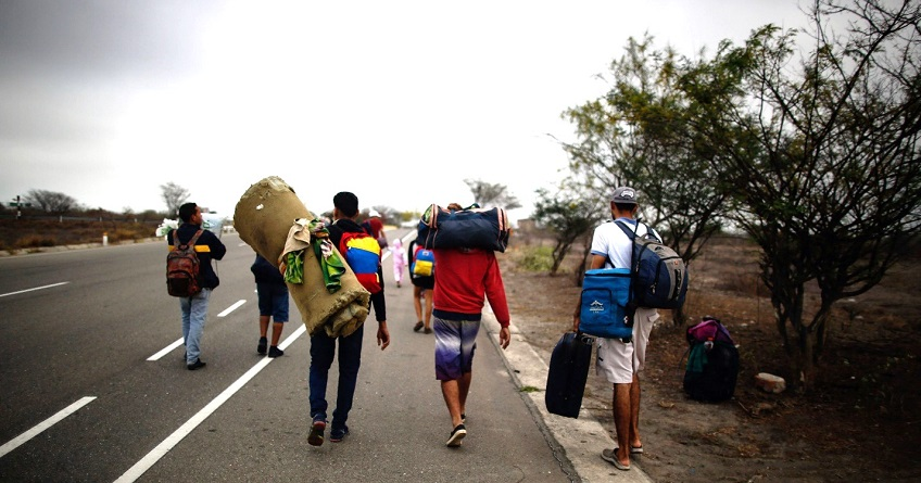 3,7 millones de venezolanos han decidido o contemplan migrar al exterior, según Delphos